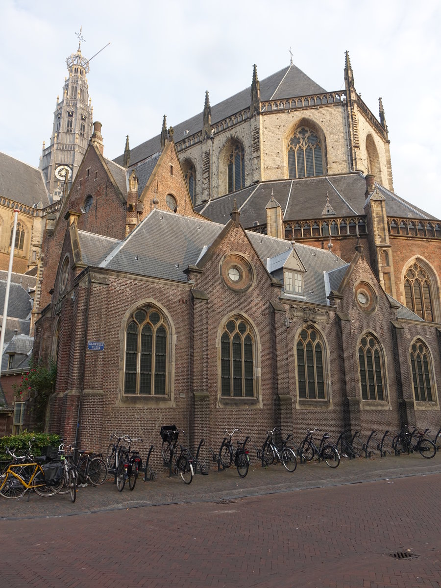 Haarlem, Grote Kerk oder St. Bavo Kerk, sptgotische kreuzfrmige Basilika, erbaut im 14. Jahrhundert, Langhaus erbaut 1473 (26.08.2016)