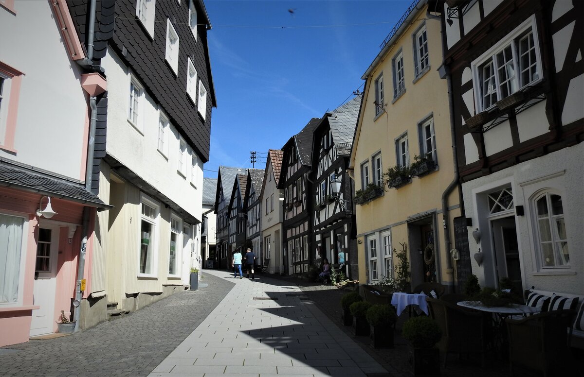 HACHENBURG/WESTERWALD-OBERSTADT
In der Hachenburgher Oberstadt unterhalb des Schlosses...am 15.6.22