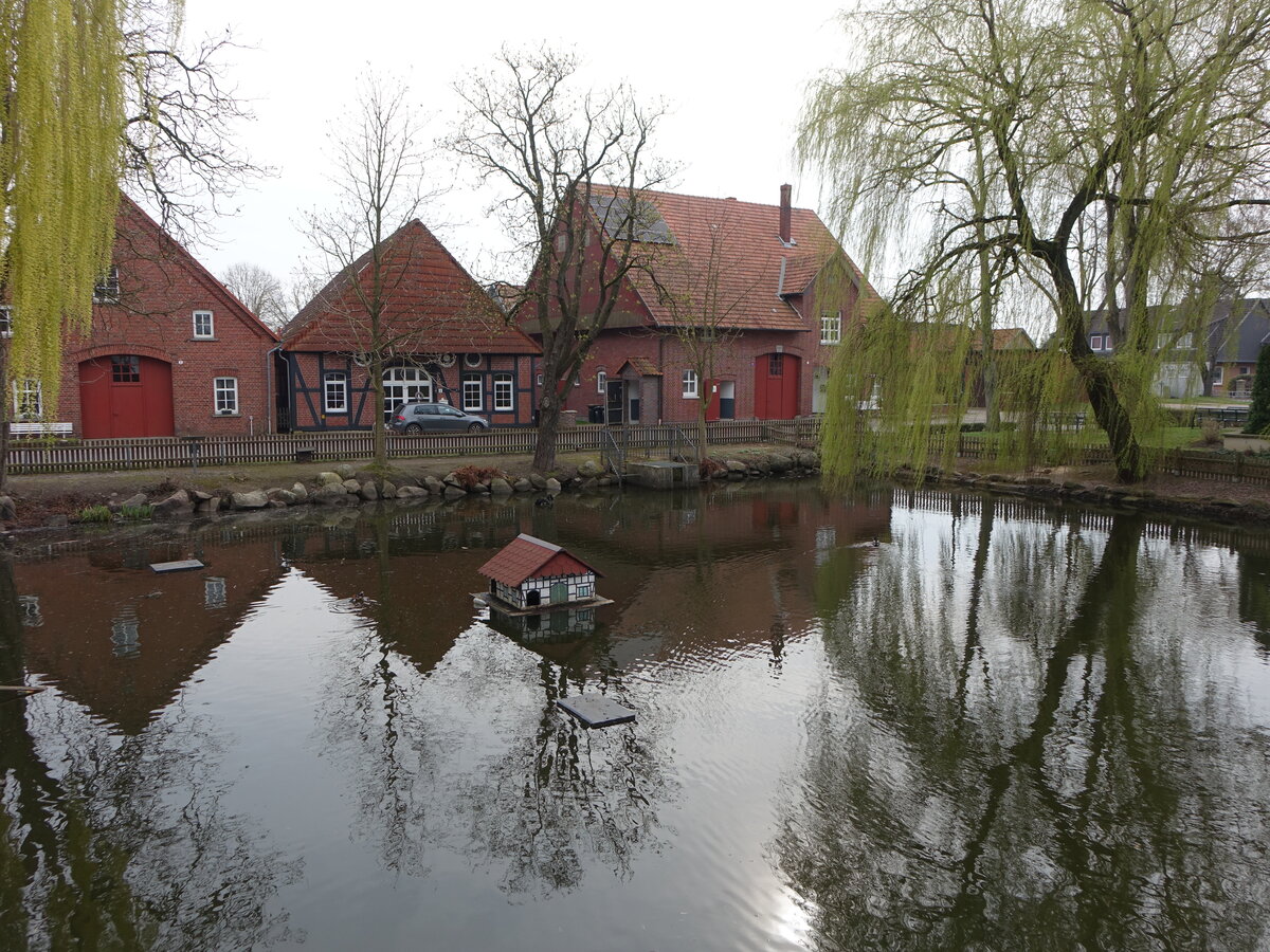 H�user am Dorfteich von Wiedensahl (24.03.2026)