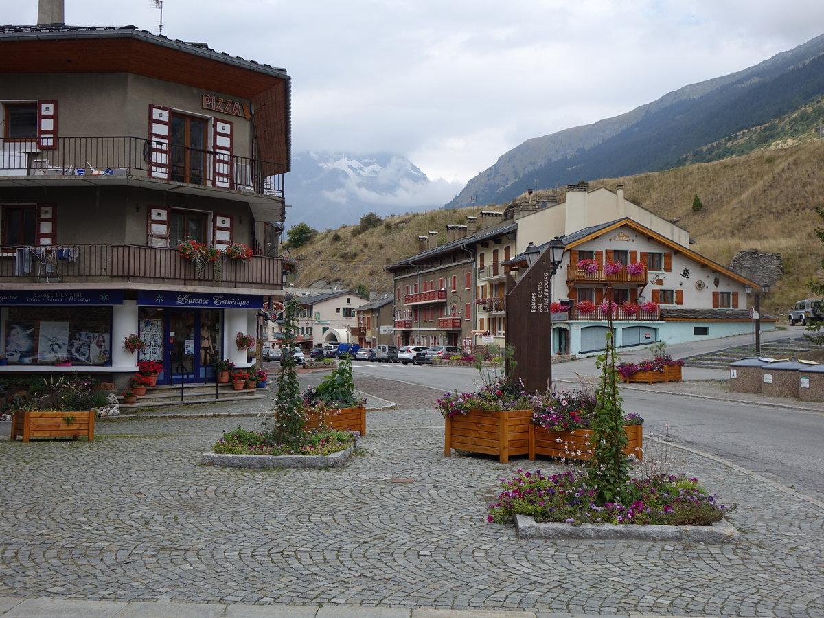 Huser an der Hauptstrae von Lanslebourg (24.09.2016)