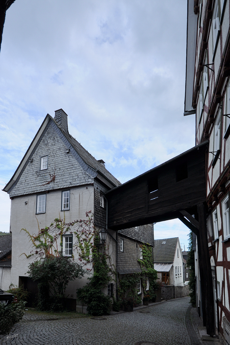 Huser auf dem Schulberg in der historischen Altstadt von Herborn. (September 2012)