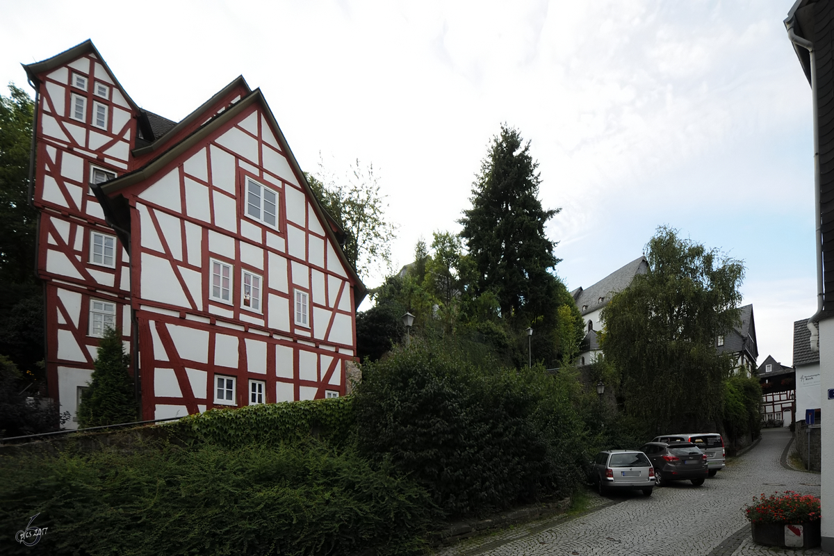 Huser auf dem Schulberg in der historischen Altstadt von Herborn. (September 2012)