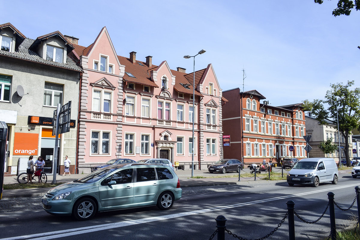 Huser aus der deutschen Grnderzeit in der Ulica Zwycięstwa (bis 1945 Kaiserstrae) in Lębork (Lauenburg in Pommern). Aufnahme: 19. August 2020.