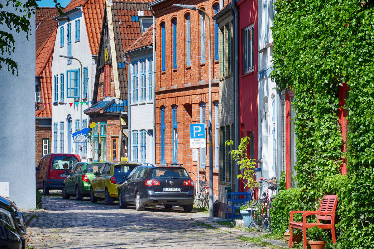 Huser im nrdlichen Teil der Gudewerdtstrae in Eckernfrde. Aufnahme: 11. Mai 2020