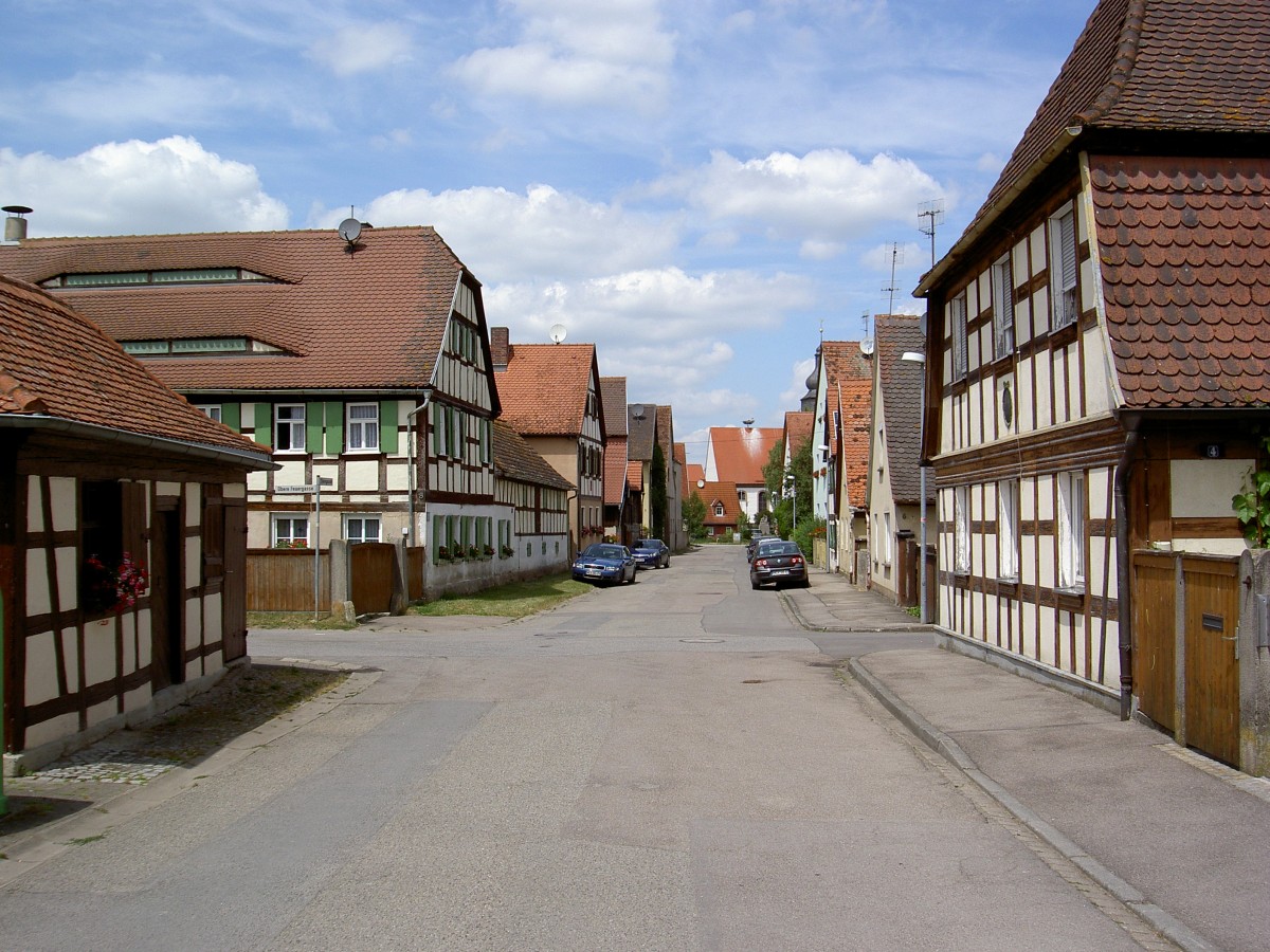 Huser in der Steingasse von Lenkersheim (19.06.2014)