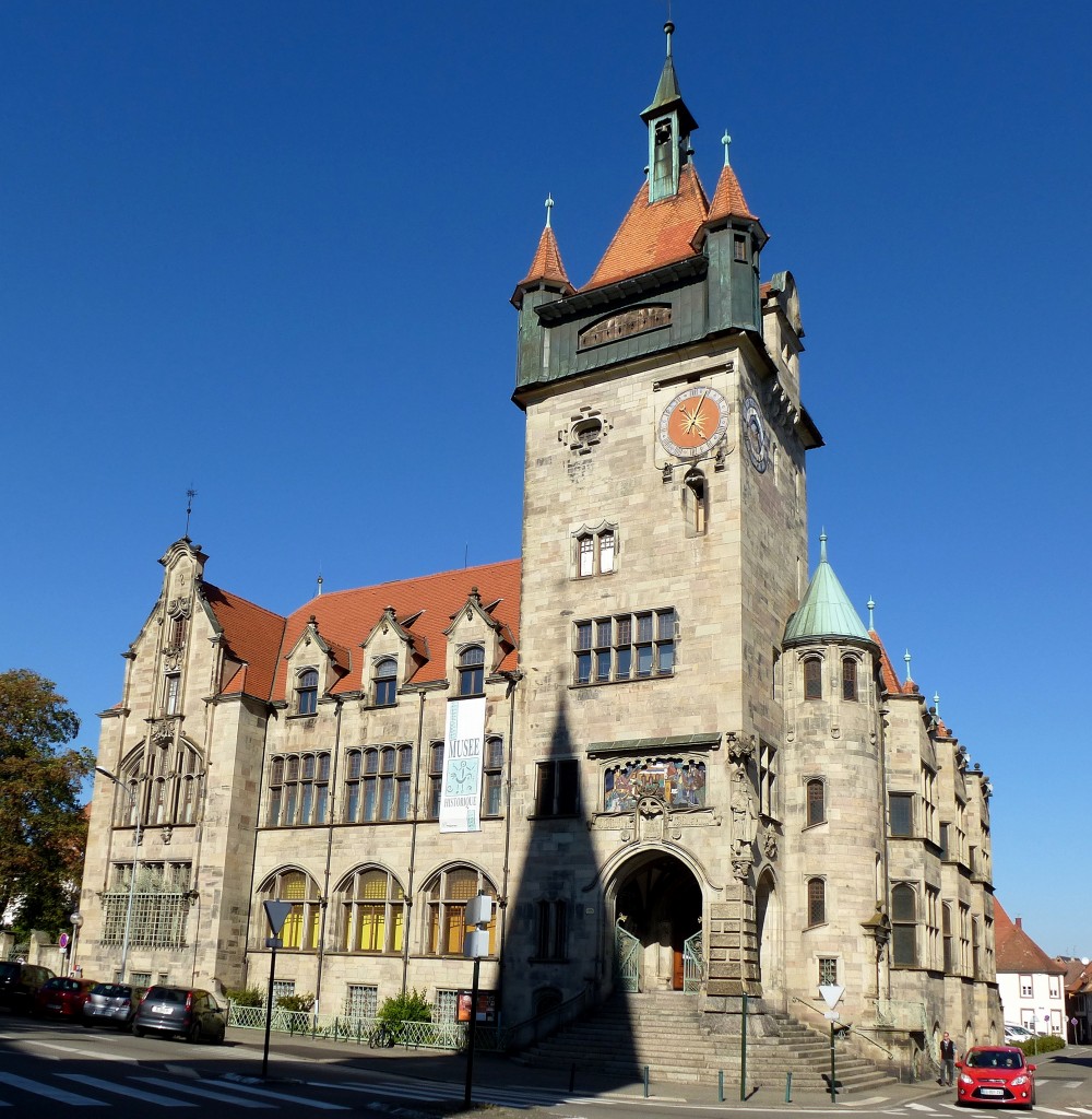 Hagenau, das Museum fr Geschichte, gehrt zu den grten im Elsa, der neo-sptgotische Bau wurde 1900-07 errichtet, Sept.2015