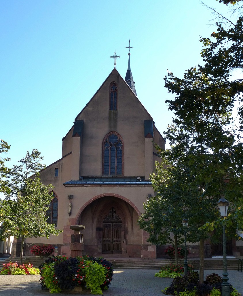 Hagenau, die Stadtpfarrkirche St.Nikolaus, der gotische Bau stammt von 1289, Sept.2015