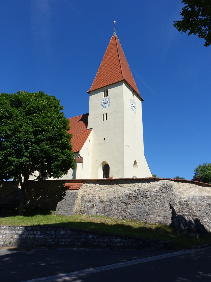 Hagenhausen, katholische Filialkirche St. Maria Dolorosa, Chorturm 13. Jahrhundert, Langhaus erbaut 1660 (11.06.2017)