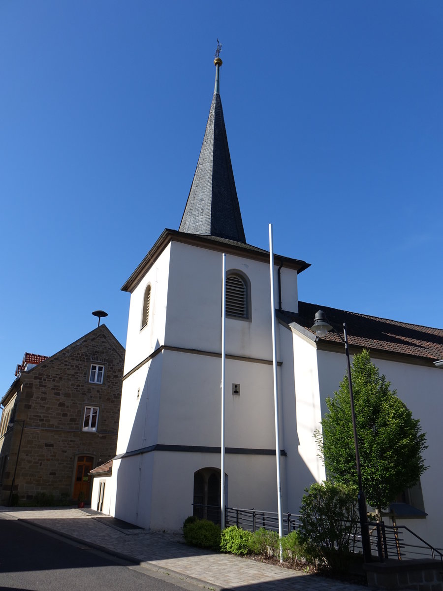 Hain, kath. Pfarrkirche St. gidius, Chorturmkirche, Turm 17. Jahrhundert, Langhaus erbaut 1870 (28.05.2017)