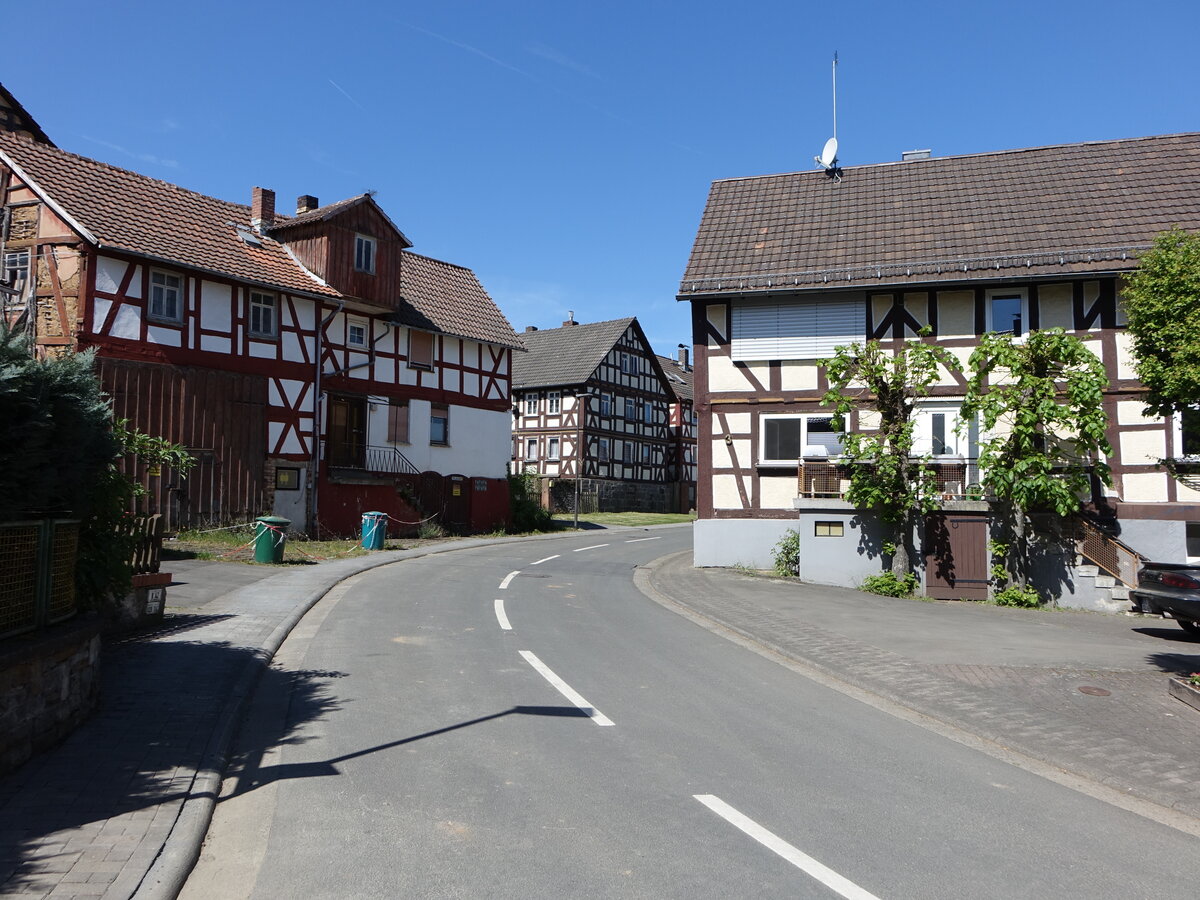 Hainbach, Fachwerkhuser in der Elpenrder Strae (14.05.2022)