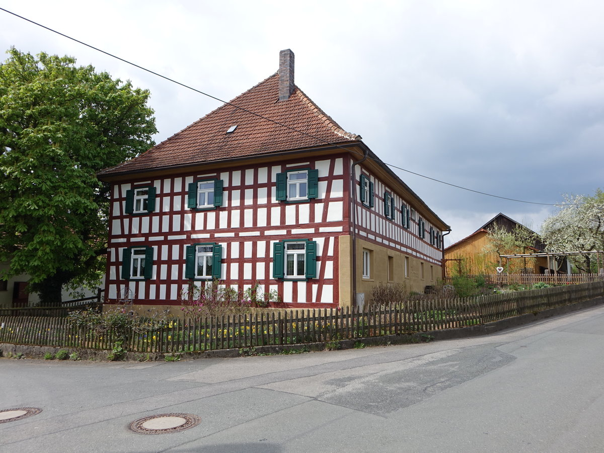 Hainzendorf, Zweigeschossiges Wohnstallhaus mit Walmdach, erbaut 1809 (16.04.2017)