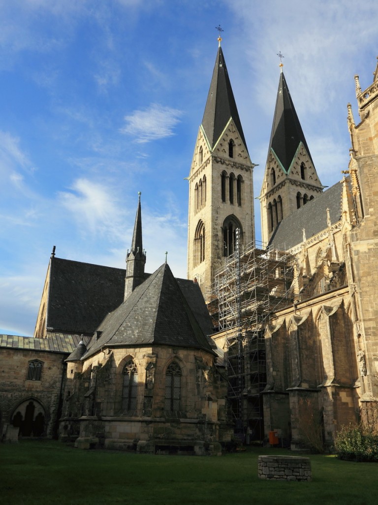 Halberstadt – Innenhof vom Dom St. Stephanus in Richtung Sden  am 29. Januar 2016.

