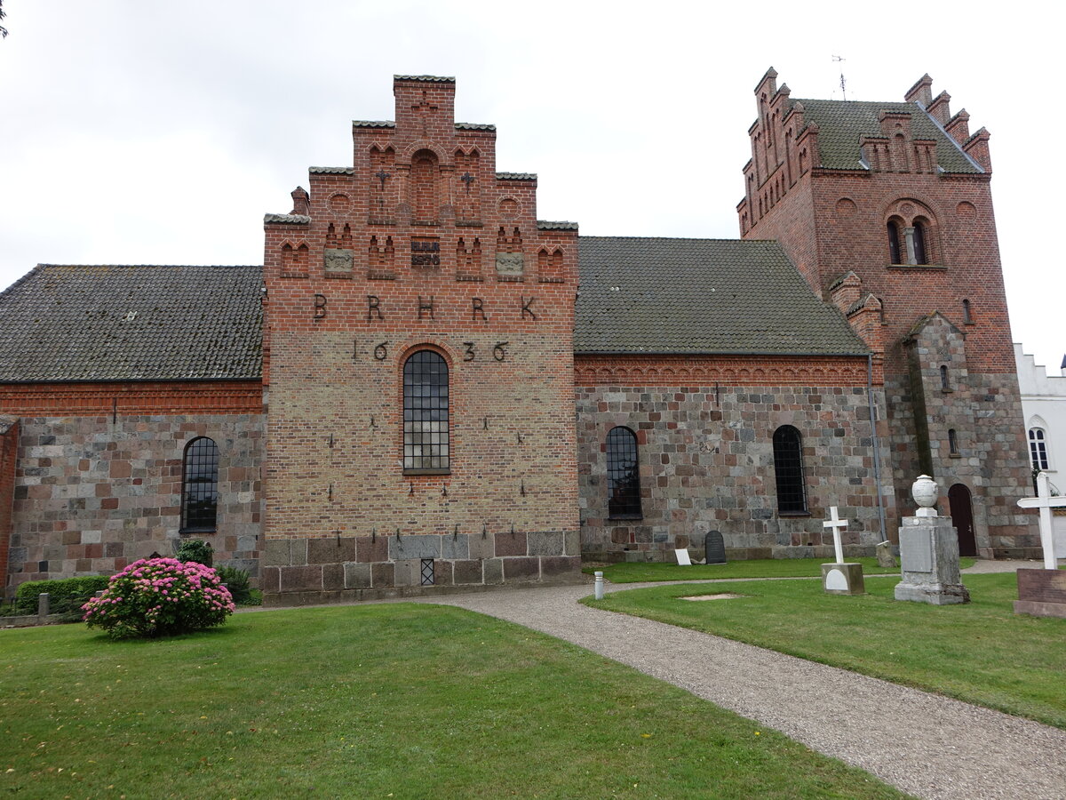 Halsted, evangelische Klosterkirche, erbaut im 12. Jahrhundert, umbau von 1868 bis 1877 (18.07.2021)