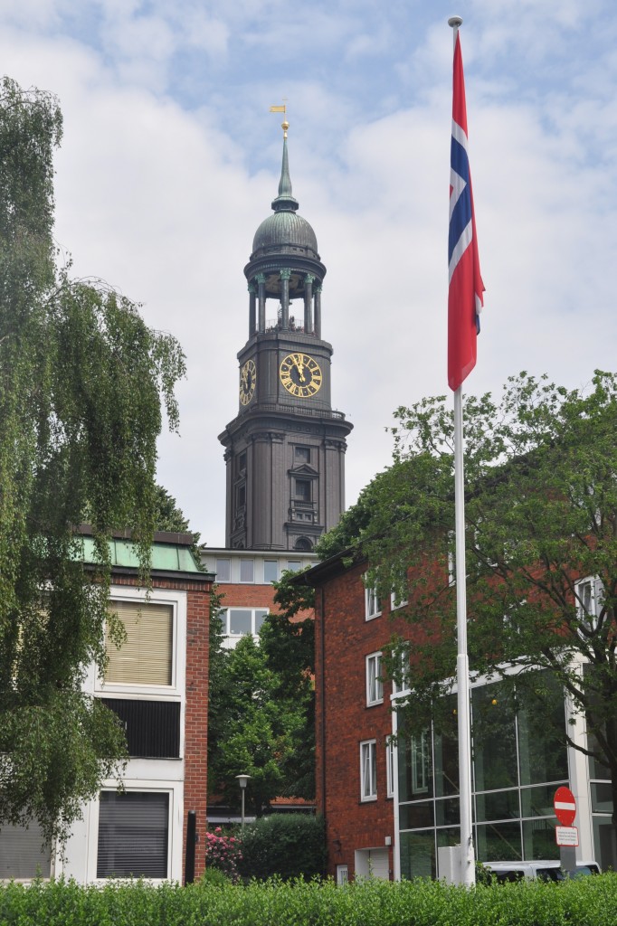 HAMBURG, 08.06.2014, Blick auf den Michel, das Hamburger Wahrzeichen