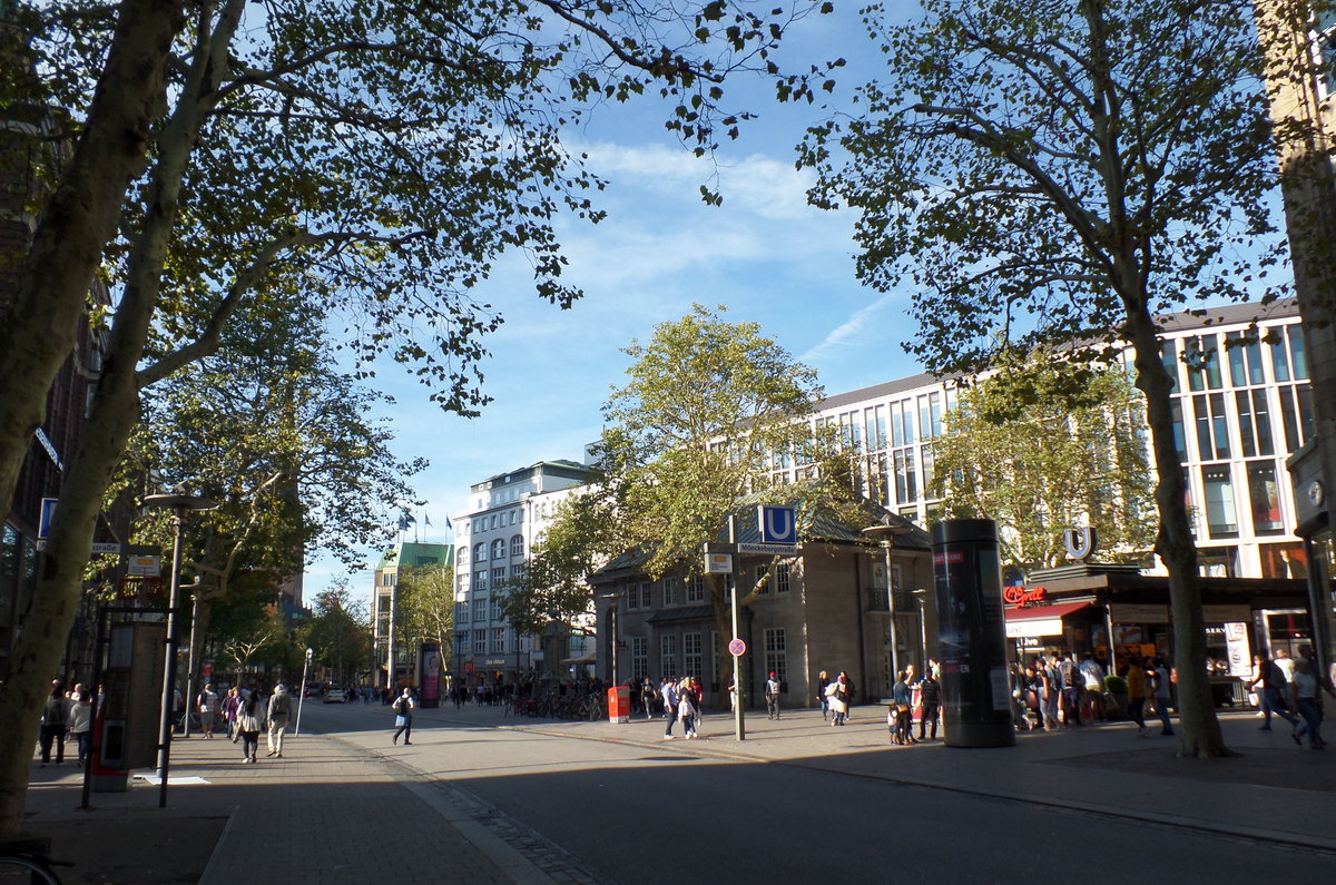 Hamburg am 13.10.2018: Mnckebergstr. In Blickrichtung Rathaus