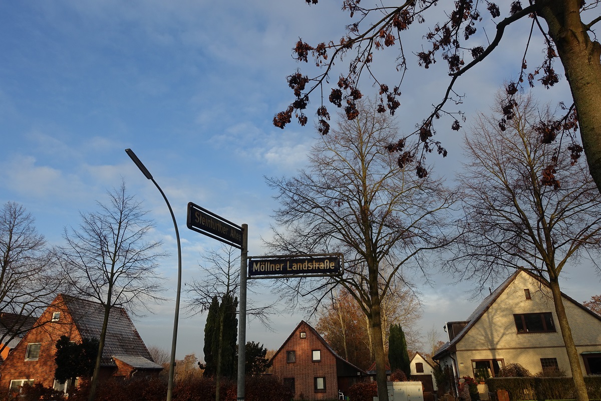 Hamburg am 15.12.2022: Winterhimmel ber dem Osten der Stadt /