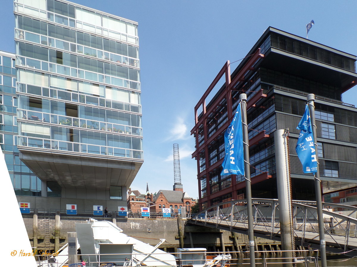 Hamburg am 15.5.2018: Hafencity, Gebude am Sandtorhafen  /