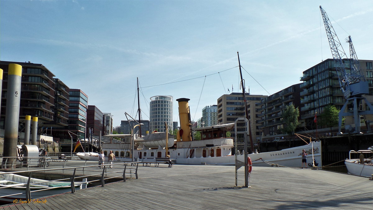 Hamburg am 15.5.2018: Hafencity, Gebude am Sandtorhafen  /