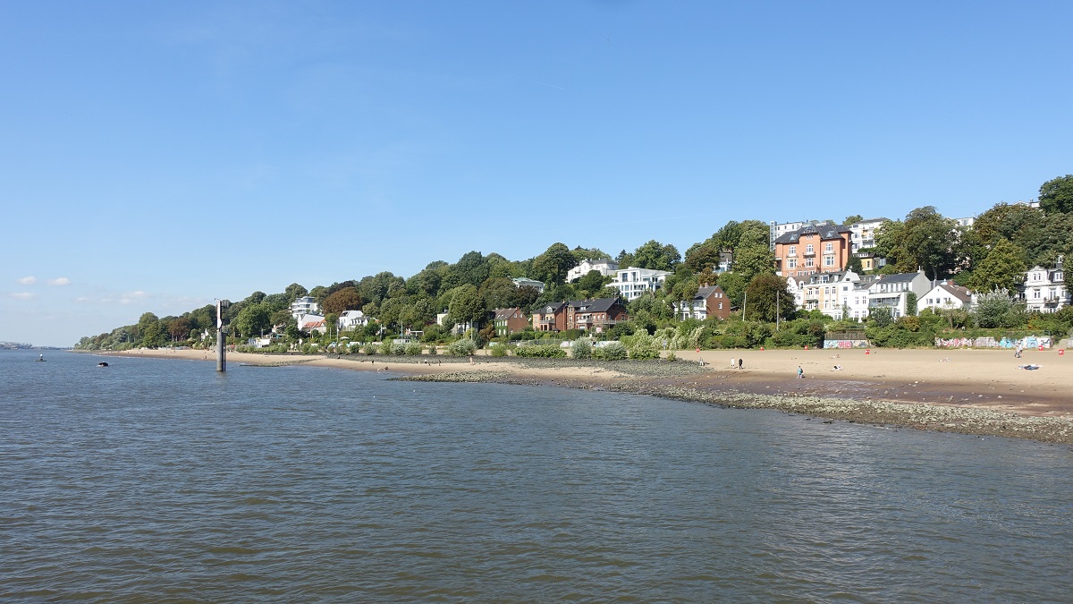 Hamburg am 15.9.2023: Elbstrand von velgnne bis Teufelsbrck bei Niedrigwasser (Ebbe) /