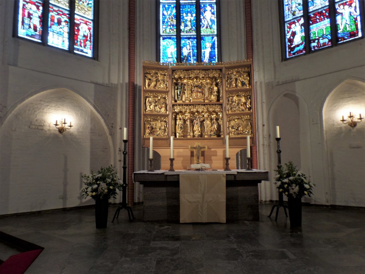 Hamburg am 23.6.2018: St. Trinitatis-Altar – der Dreifaltigkeit und Maria gewidmet – ist seit 1959 der Hauptaltar der Hauptkirche Sankt Jacobi in der Steinstrae / eine der 5 evangelisch-Lutherischen Hauptkirchen  / ein mittelalterlichen Bau in der Stadtmitte / 