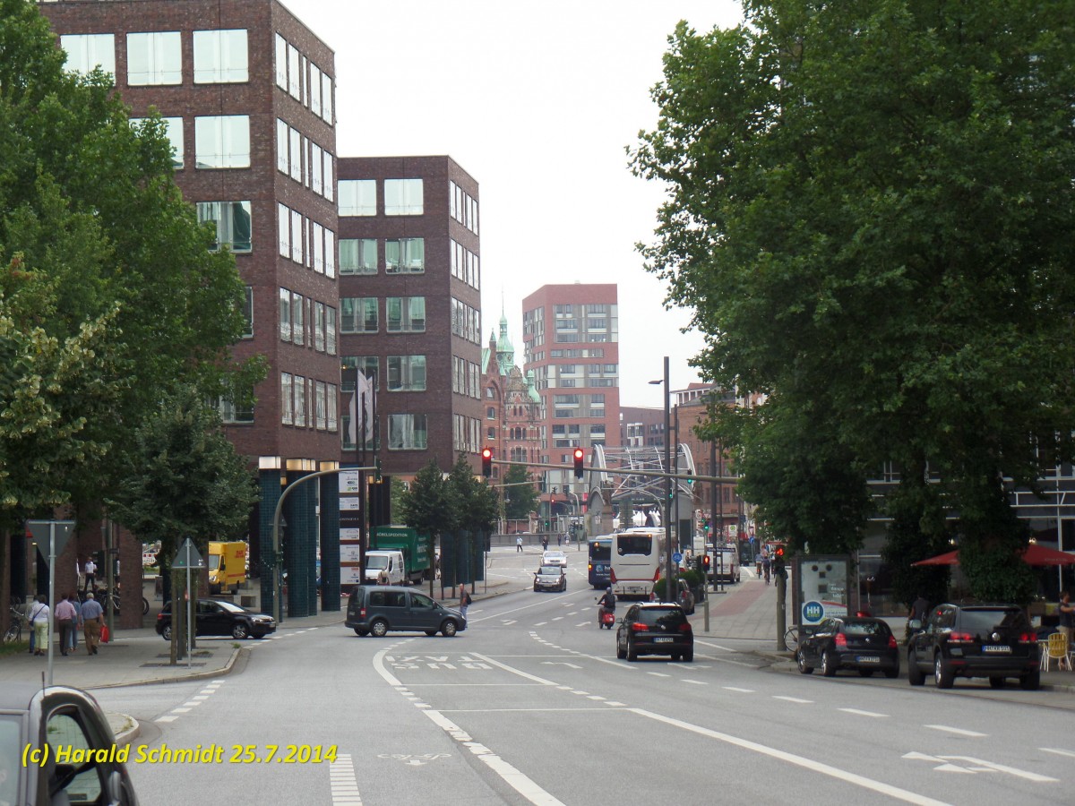 Hamburg am 25.7.2014: Blick vom Domplatz in die Hafencity