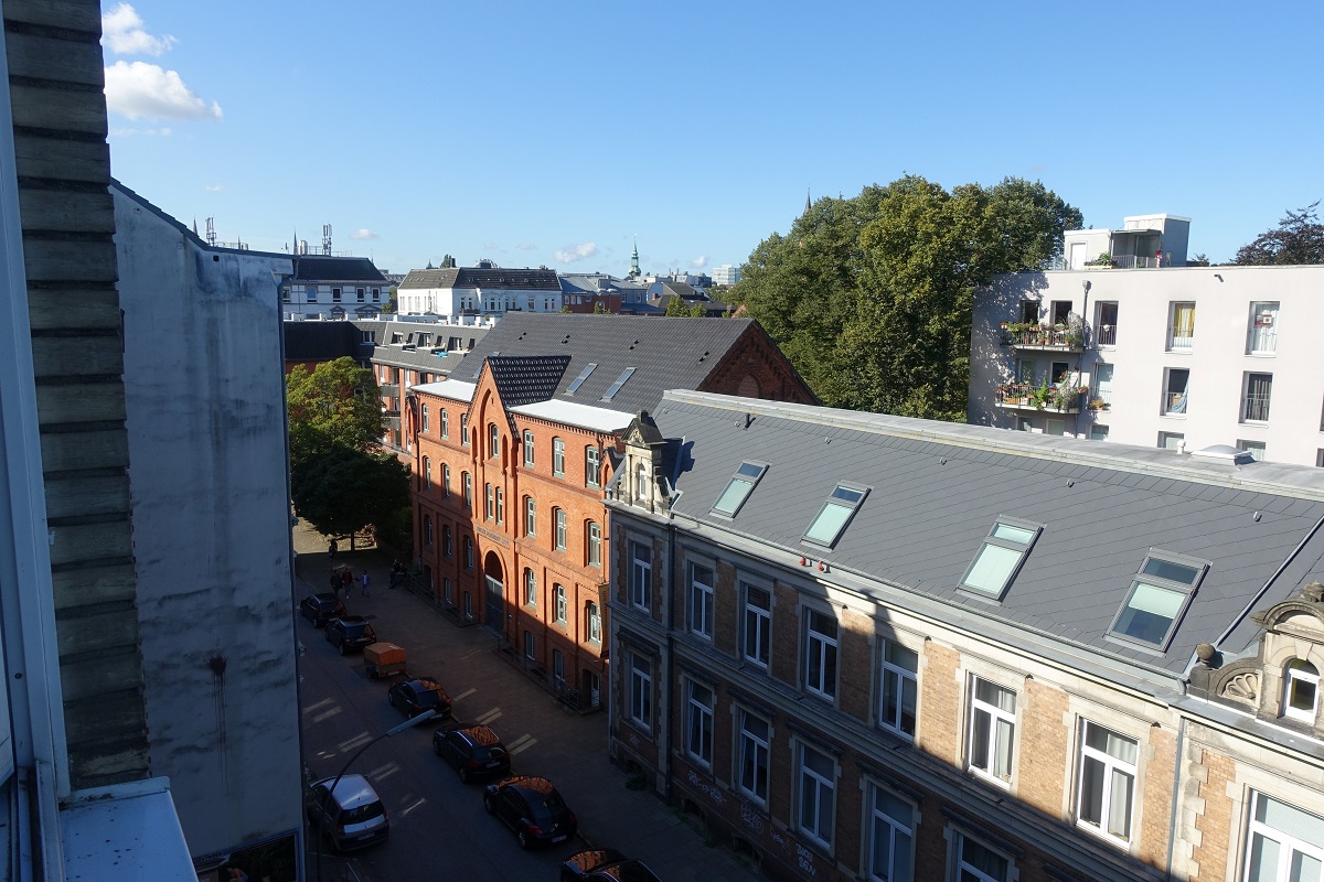 Hamburg am 28.9.2021: Blick ber die Dcher von St. Georg  /