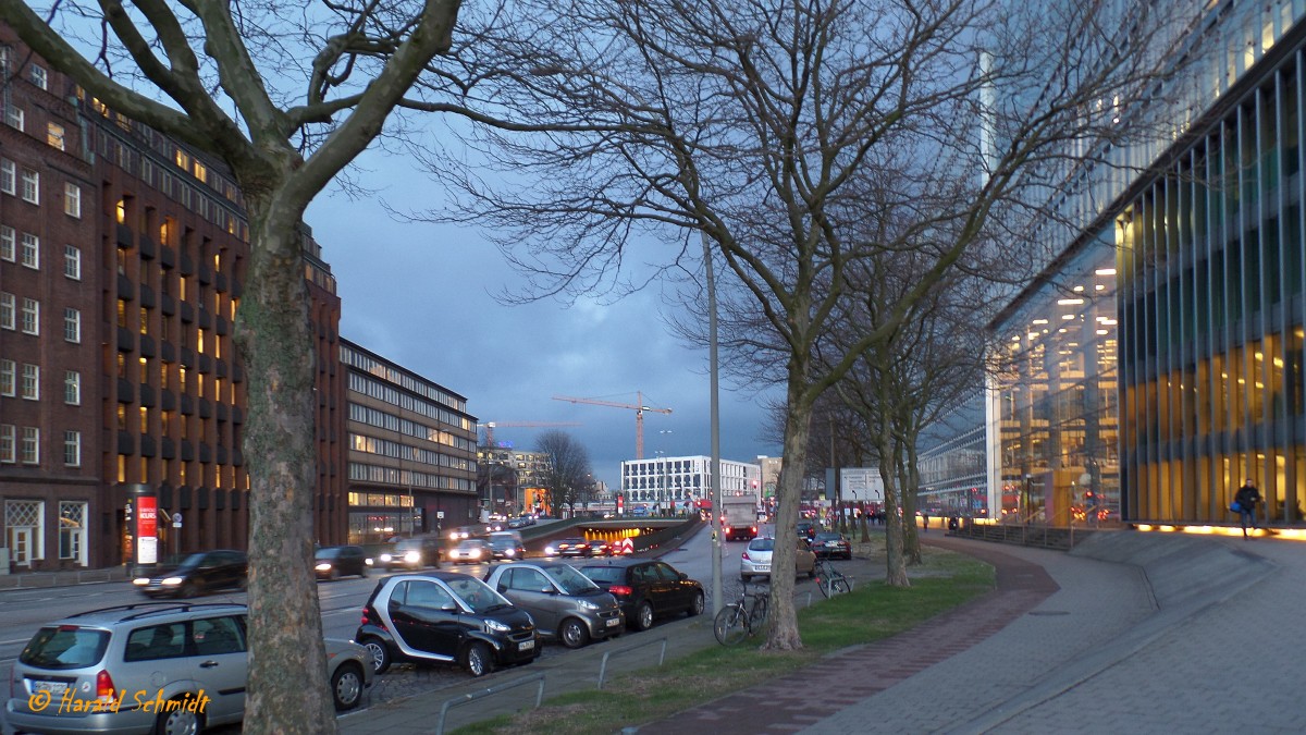 Hamburg am 3.2.2015: Ost-West-Str. mit Blick zum Deichtortunnel