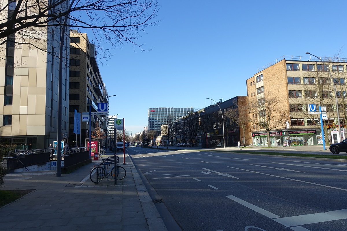 Hamburg am 4.4.2023: der Steindamm um 9:34 Uhr im Stadtteil St. Georg /