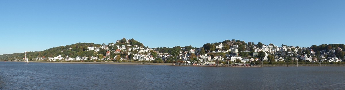 Hamburg, Elbe am 11.10.2015: Blankenese