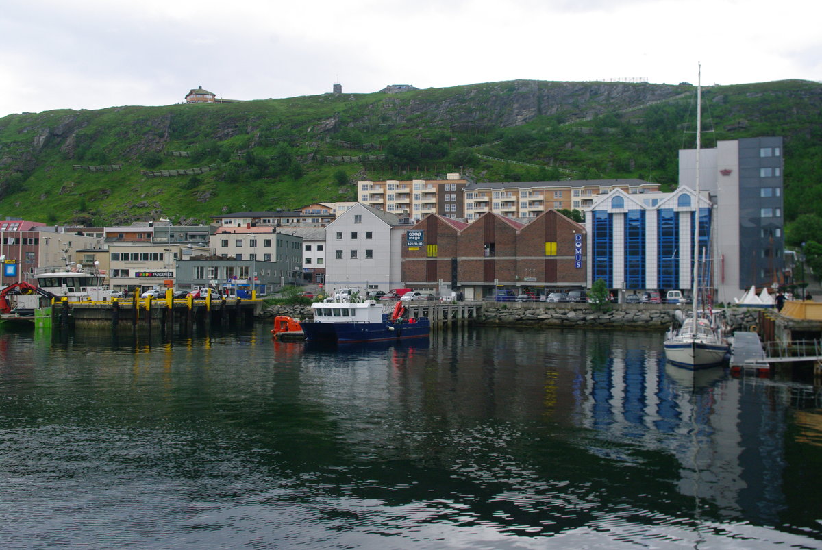 Hammerfest, Thon Hotel am Radhusplassen und Hafenkai (03.07.2013)