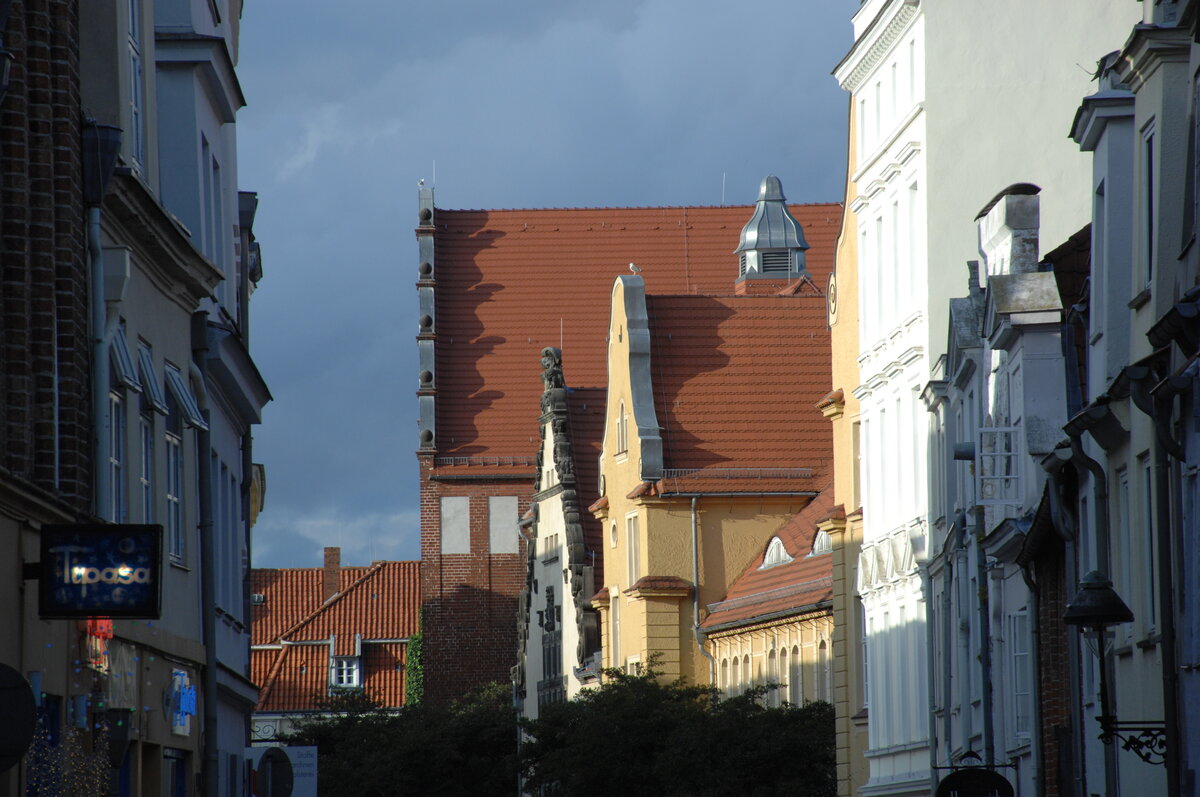 Hansestadt Lbeck - Abendstimmung in der Schlumacherstrae. Aufnahme: 21. August 2021.