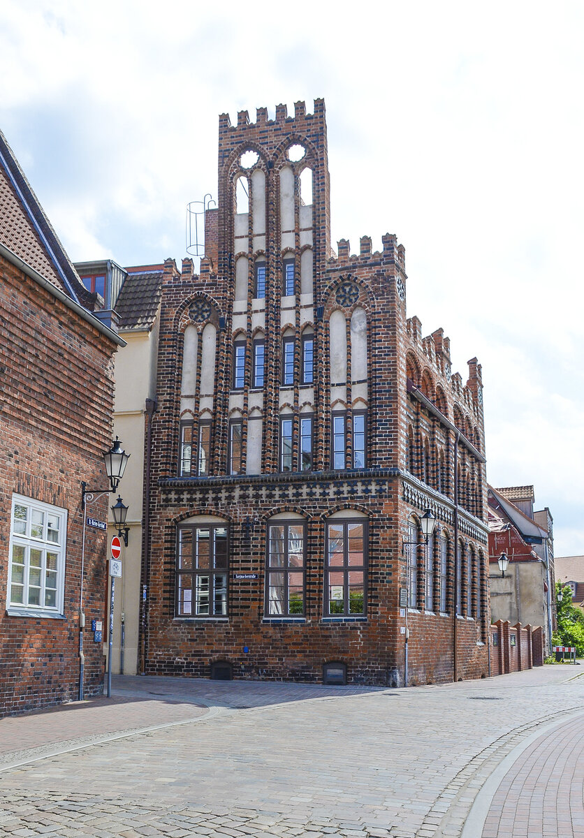 Hansestadt Wismar - Altes Backsteinhaus in der Sargmacherstrae. Aufnahme: 18. Juni 2022.