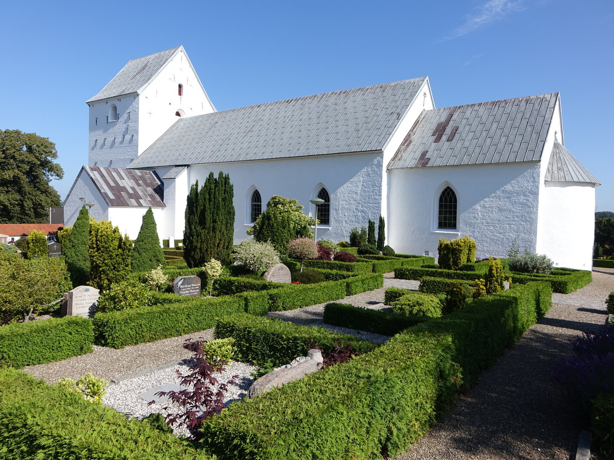 Hansted, romanische Ev. Kirche, erbaut im 12. Jahrhundert (24.07.2019)