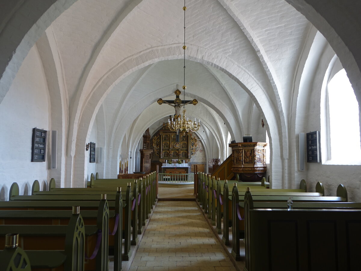 Haraldsted, Innenraum mit Chorkreuz in der evangelischen Kirche (22.07.2021)