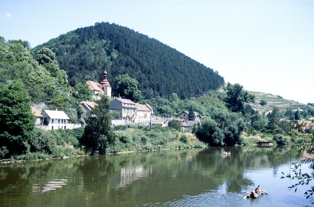 Hard Karltejn im bhmischen Karlstein. Aufnahme: Juni 1990 (eingescanntes Dia).