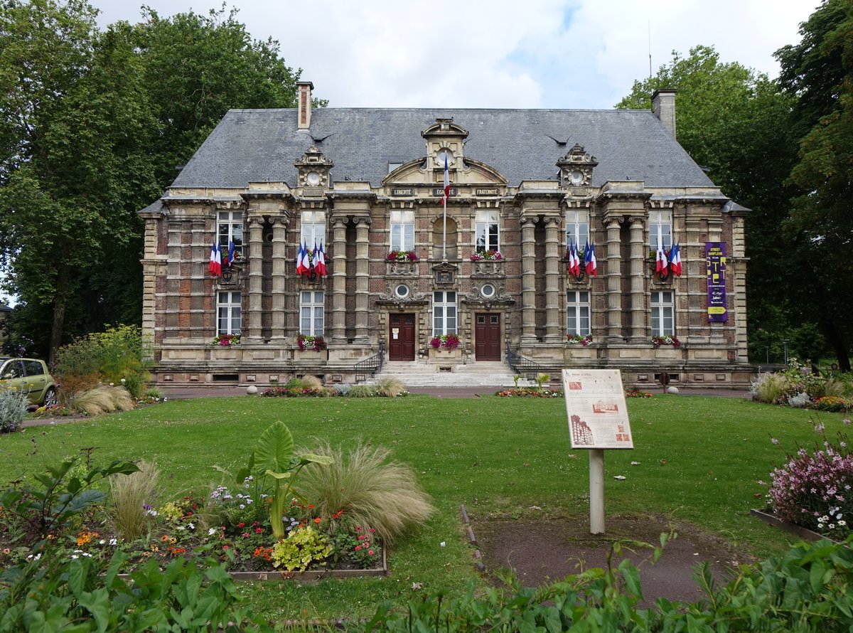 Harfleur, Schloss und Rathaus, erbaut im 17. Jahrhundert (14.07.2016)