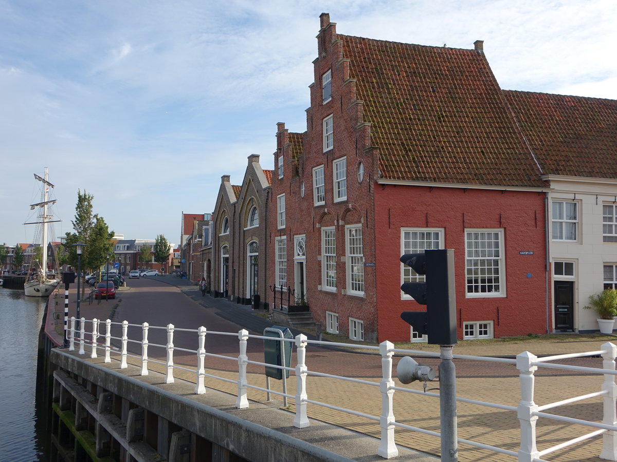 Harlingen, Giebelhuser am Havenplein und Zuiderhaven (26.07.2017)