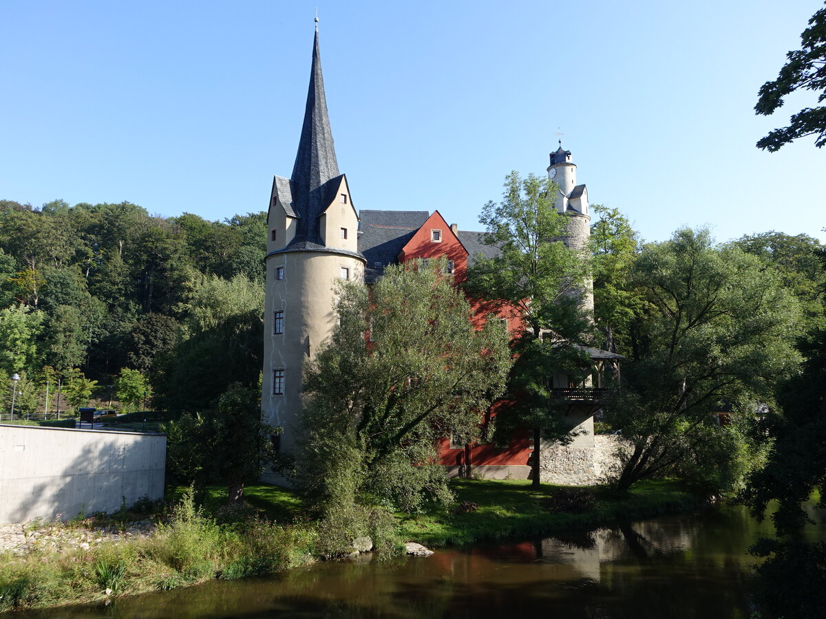 Hartenstein, Burg Stein am Ufer der Zwickauer Mulde, erbaut um 1200 (19.08.2023)