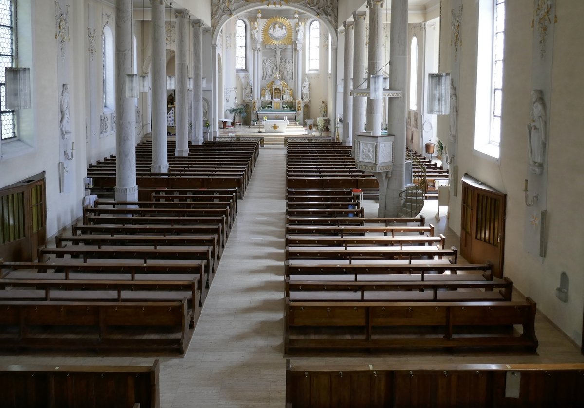 Haslach, Blick zum Altar in der kath. Stadtkirche, Juni 2020