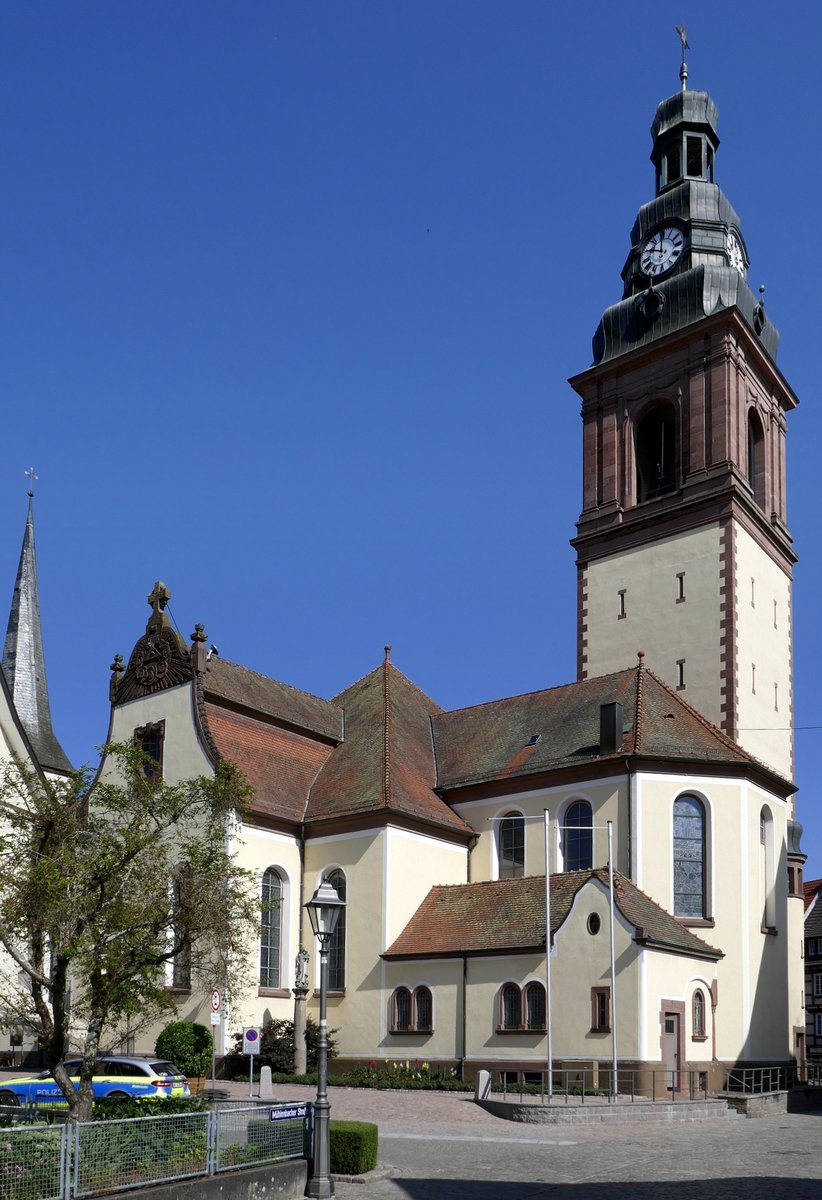 Haslach, die katholische Stadtkirche St.Arbogast, erbaut 1780-81 vom Baumeister Franz Joseph Salzmann, Juni 2020