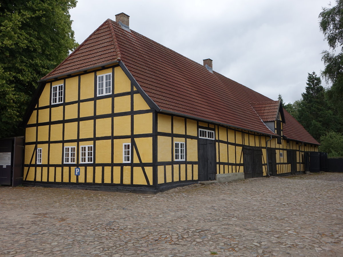 Hasmark, Fachwerkscheune aus dem 18. Jahrhundert am Schloss Hofmansgave (21.07.2019)