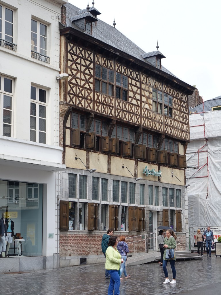 Hasselt, Fachwerkhaus Het Sweet von 1659 am Grote Markt (25.04.2015)