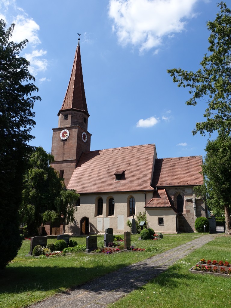 Haundorf, Ev. St. Wolfgang Kirche, erbaut ab 1449 bis 1458, Kirchturm 16. Jahrhundert (04.06.2015)