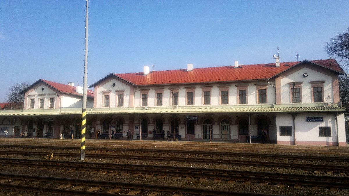 Hauptbahnhof Kladno am 7.3.2012. (Bau von 1875) 