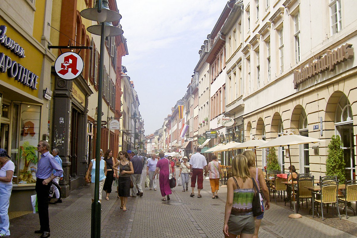 Hauptstrae in Heidelberg. Aufnahme: Juli 2005.