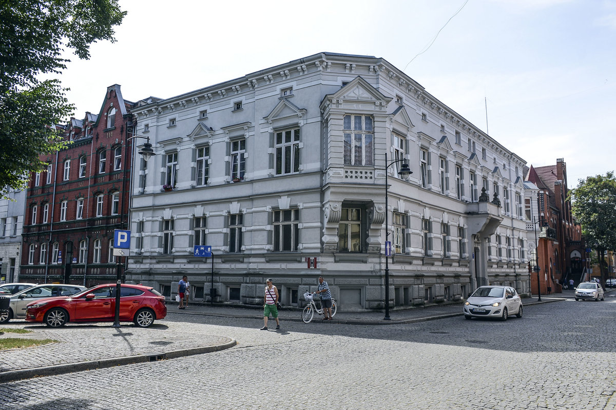 Haus an der deutschen Grnderzeit - Ecke Ul. Armii Krajowej/Ul. Reja (bis 1945 Paradestrae/Gerberstrae) in Lębork (Lauenburg in Pommern). Aufnahme: 19. August 2020.