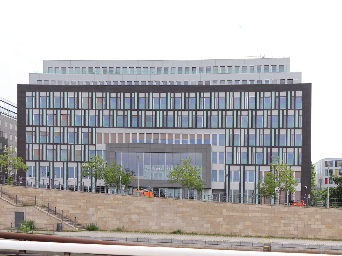 Haus der Bundespressekonferenz an der Spree gesehen am 11. Juni 2022.