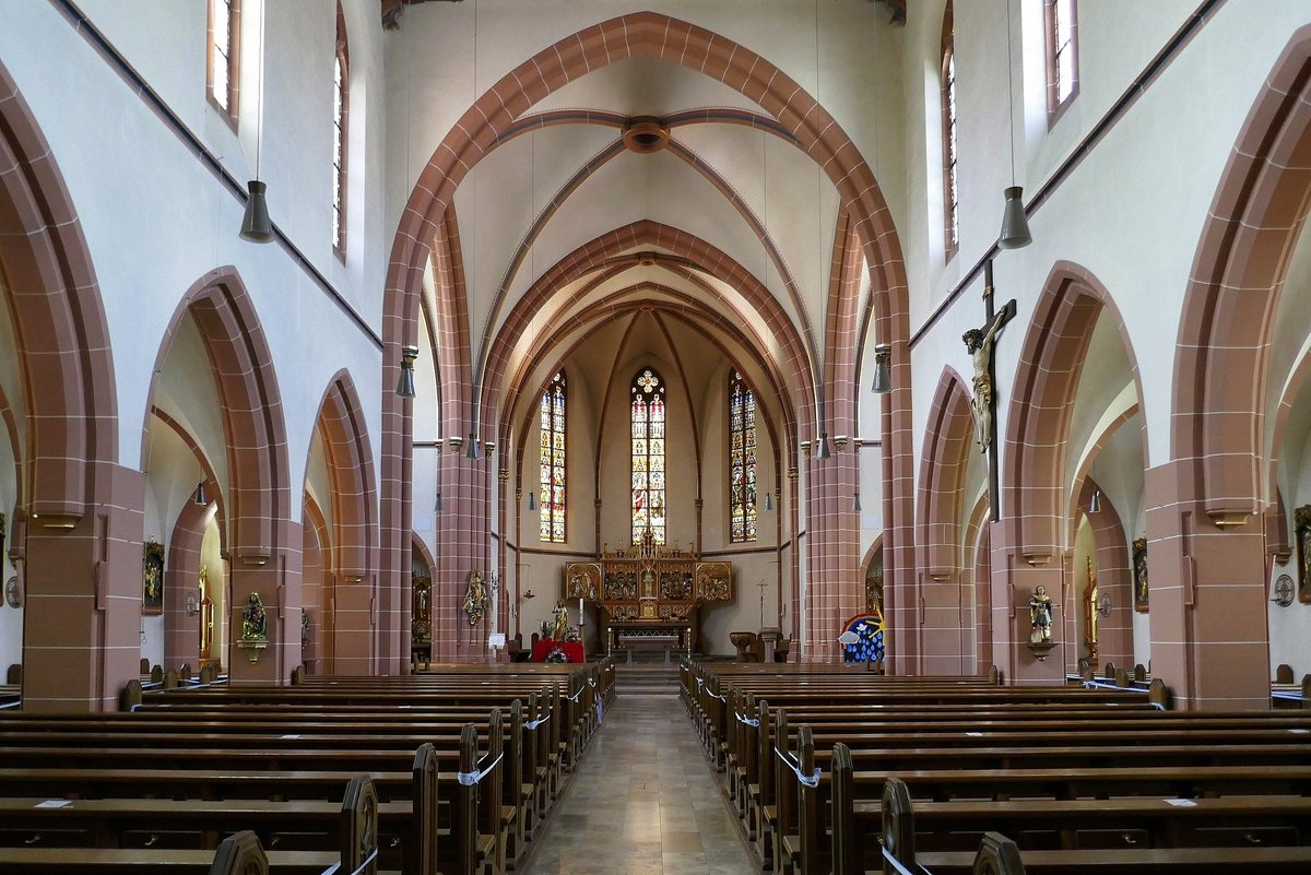 Hausach, Blick zum Altar in der St.Mauritius-Kirche, Juni 2020