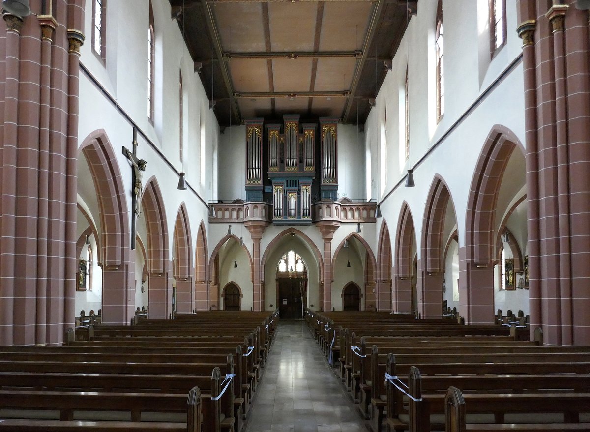 Hausach, Blick zur Orgelempore in der St.Mauritius-Kirche, Juni 2020