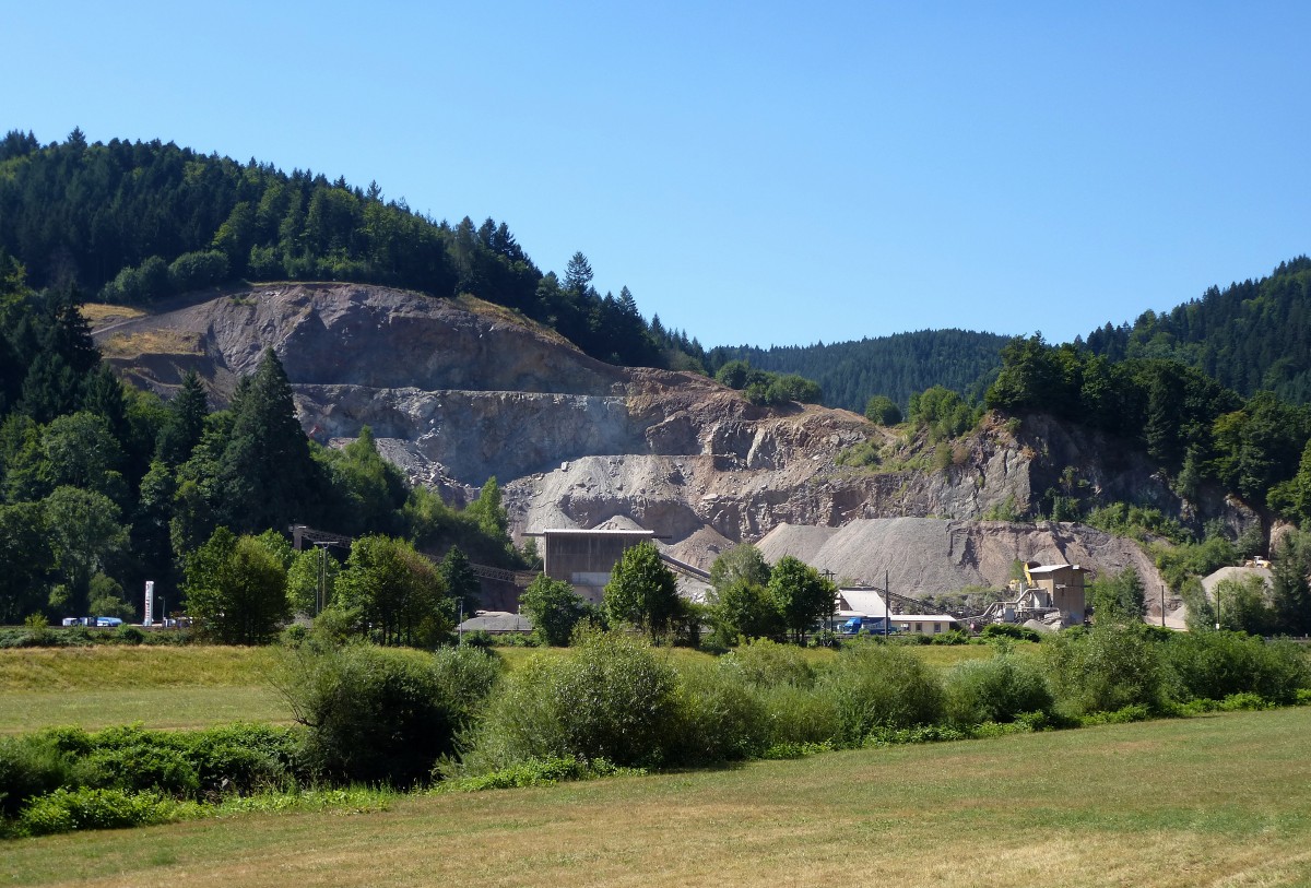 Hausach, Steinbruch und Schotterwerk nahe beim Ort, Aug.2015